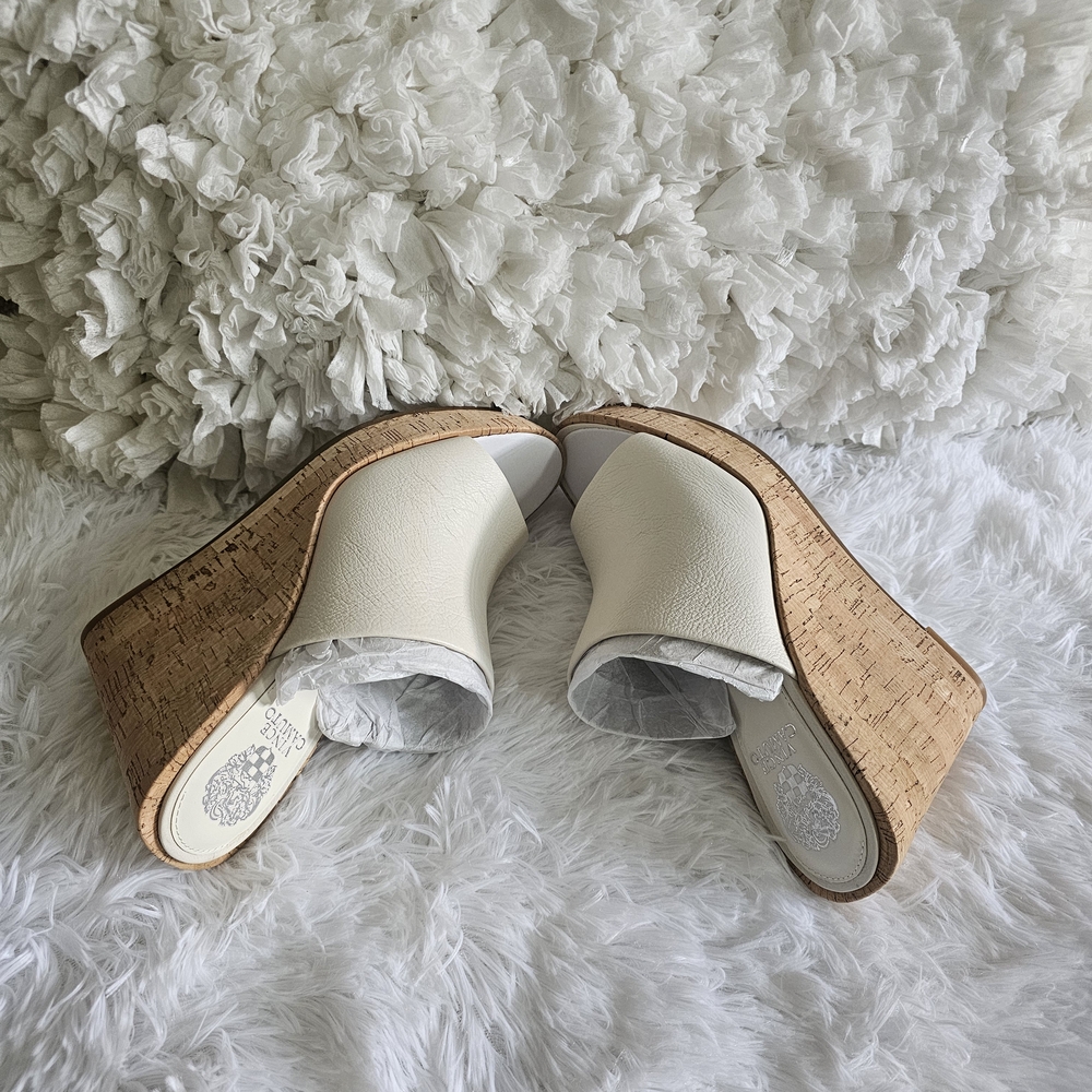 Vince Camuto Women's Cream Slide Sandals - Picture 6 of 6